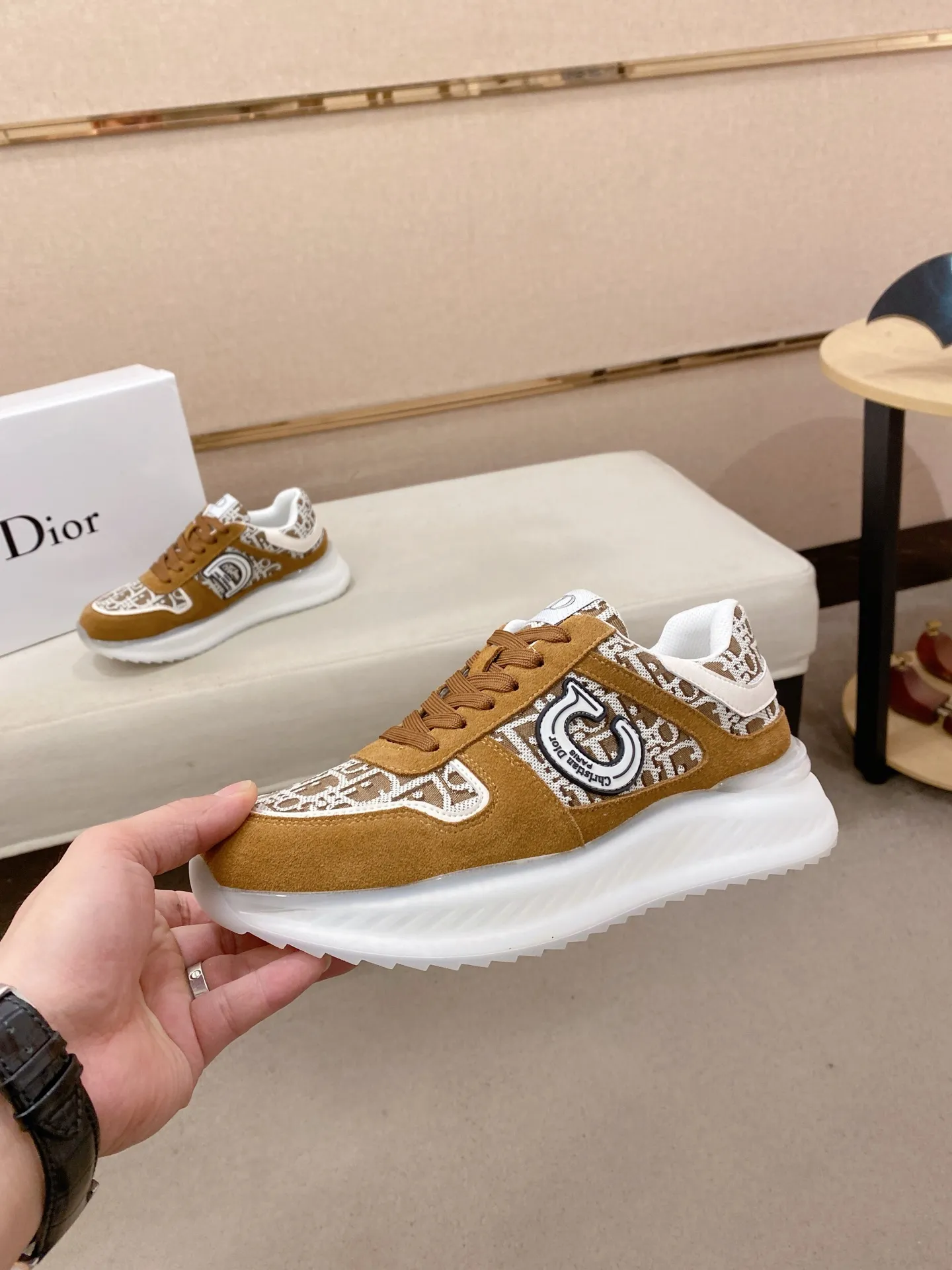 Men's shoes💰 462💰🇮🇹🇮🇹Dior d The new model is on sale at the same time at the counter. The upper 🇮🇹 is imported Italian first-layer cowhide, and the lining is fully imported sheepskin 💪💪. It is a complete 1⃣️ to 1⃣️ replica 🇮🇹💪💪, ⚠ Sole: The original sole is specially provided by the original factory. The exclusive movable molded sole is super comfortable. ⚠Original factory single goods, 🔍🔍high quality, you can enter and leave the counter at will, welcome to compare⚠. Code number:38-44
